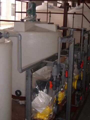 PE桶一体化加药装置